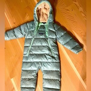 Patagonia infant Hi-Loft Down Sweater Bunting
